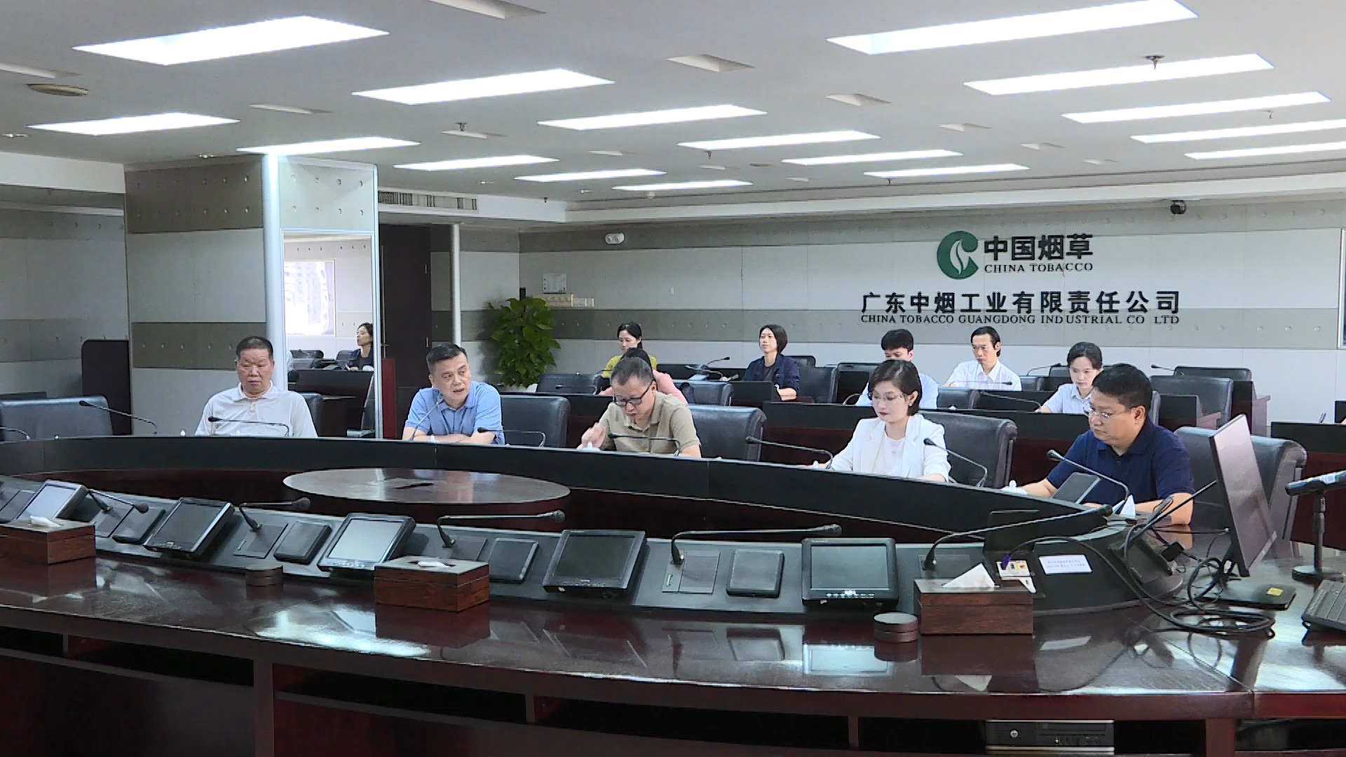 成人视频国产
召开“五经普”课题研究项目成果汇报会